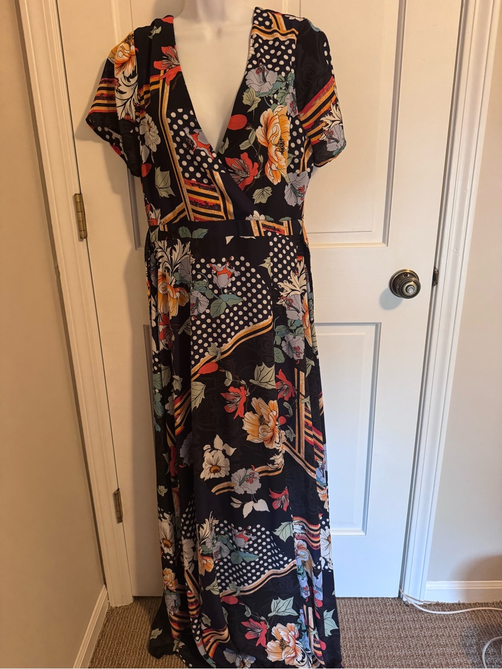 Lulu’s Floral Black Wrap Maxi Dress - Elegant V-Neck
